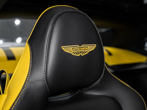 Used 2025 Aston Martin Vanquish image 6