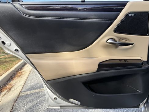 Used 2019 Lexus ES 350 Ultra Luxury image 46