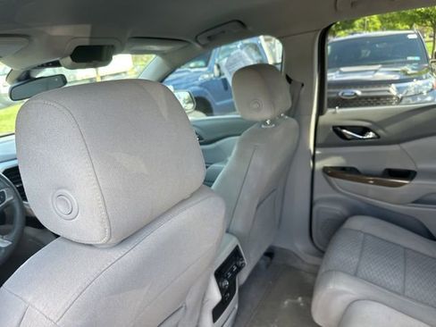 Used 2017 GMC Acadia SLE FWD image 9