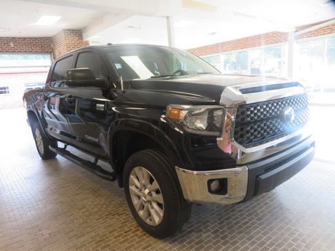 Used 2019 Toyota Tundra SR5 AWD/4WD image 4