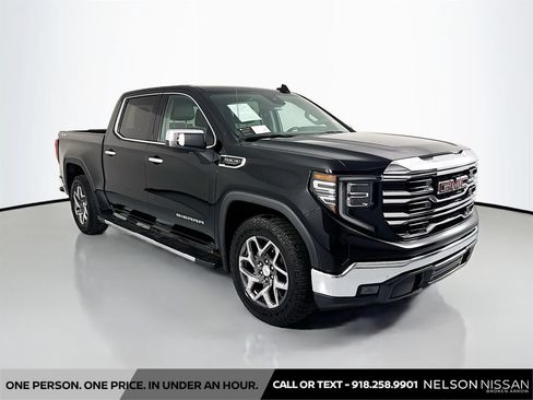 Used 2022 GMC Sierra 1500 SLT AWD/4WD image 3