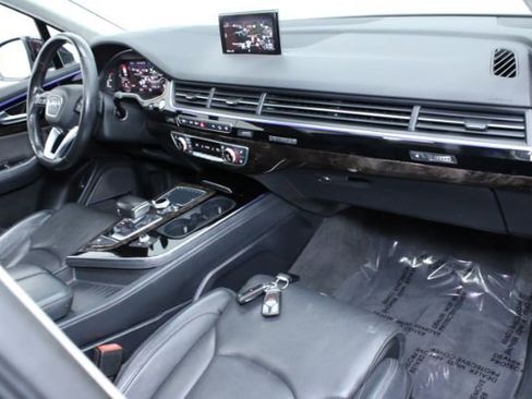 Used 2017 Audi Q7 3.0T Prestige w/ Prestige Package image 31