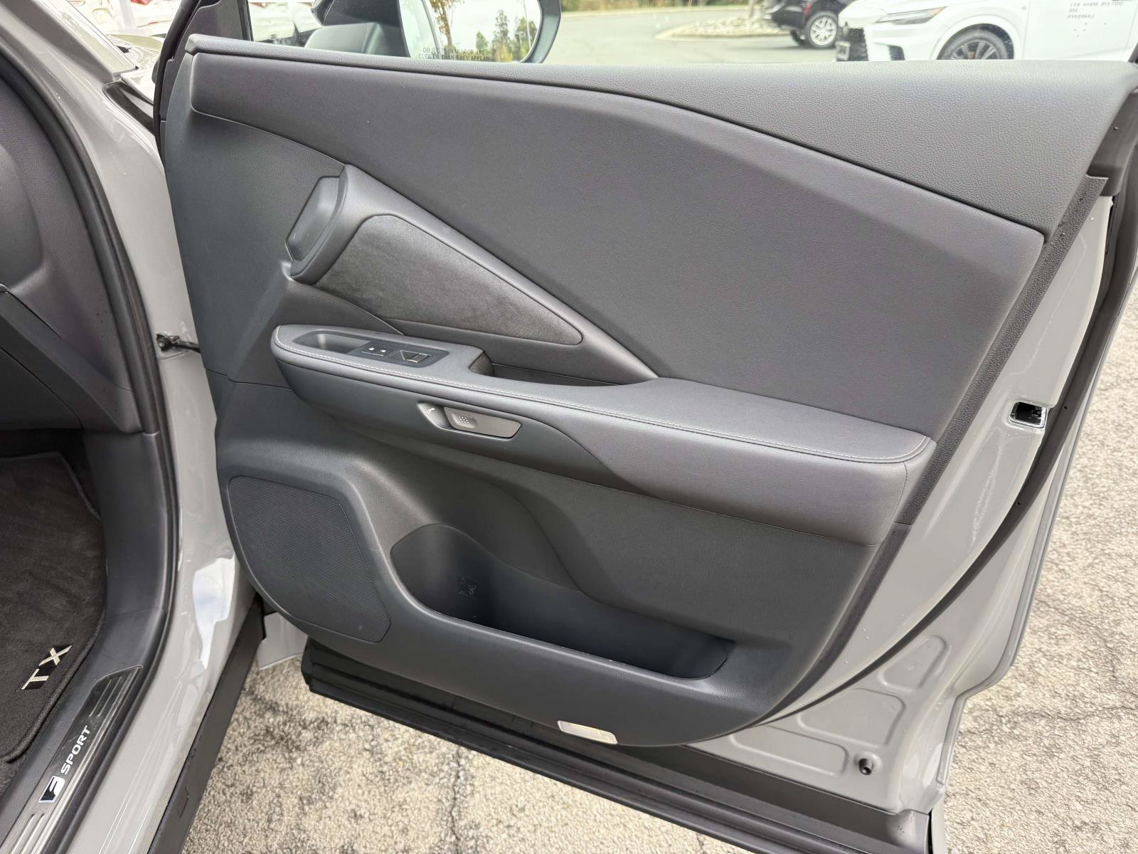 Used 2026 Lexus TX 500h AWD w/ Technology Package image 14