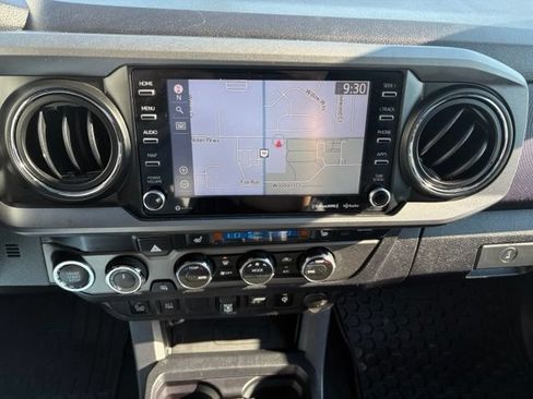 Used 2021 Toyota Tacoma TRD Off-Road AWD/4WD image 29