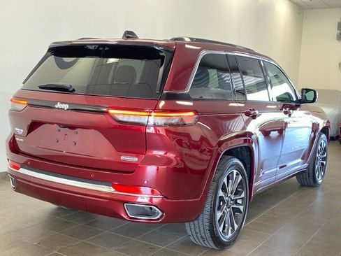 Used 2025 Jeep Grand Cherokee Overland w/ Luxury Tech Group IV AWD/4WD image 8