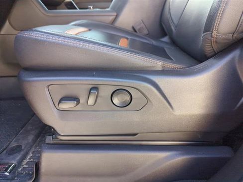 Used 2024 GMC Sierra 2500 AT4 w/ AT4 Premium Plus Package AWD/4WD image 12