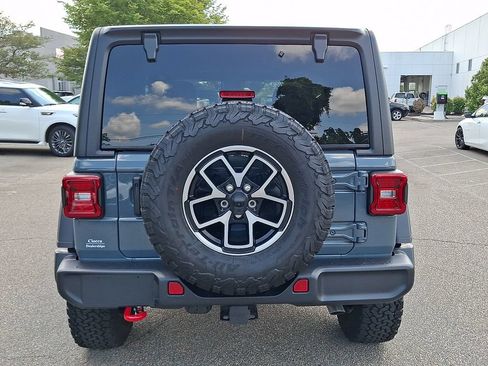 Used 2024 Jeep Wrangler Rubicon AWD/4WD image 8
