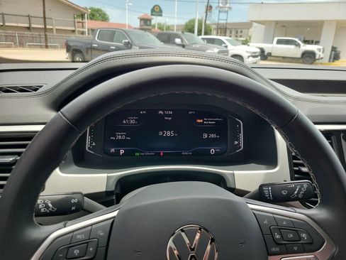 Used 2023 Volkswagen Atlas Cross Sport SE w/ Panoramic Sunroof Package FWD image 24