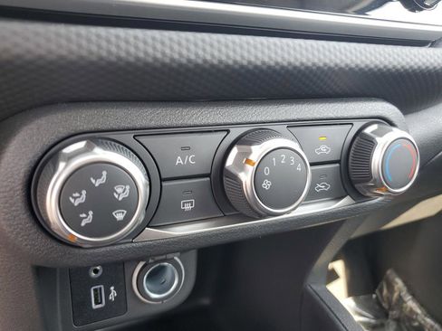 New 2025 Nissan Kicks Play S image 16