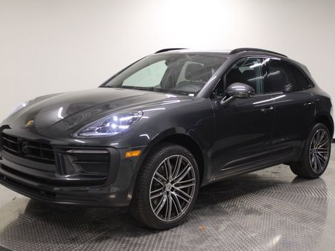 Certified 2025 Porsche Macan AWD/4WD image 1