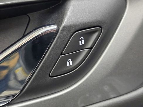 Used 2018 Chevrolet Traverse LT AWD/4WD image 33