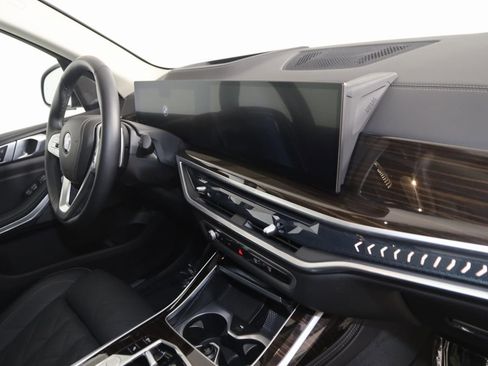 Used 2023 BMW X7 xDrive40i w/ Premium Package image 44