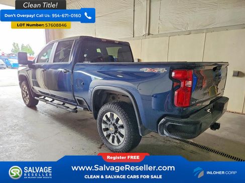 Used 2021 Chevrolet Silverado 2500 Custom w/ Custom Value Package AWD/4WD image 3