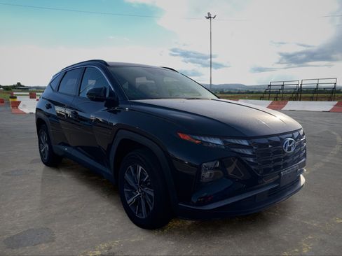 Used 2024 Hyundai Tucson Blue AWD/4WD image 2