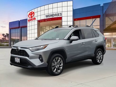 Used 2022 Toyota RAV4 XLE Premium FWD image 2