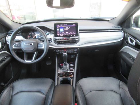 Used 2023 Jeep Compass Limited image 42