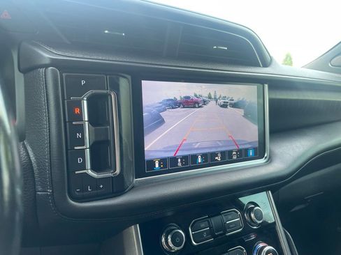 Used 2021 GMC Yukon Denali AWD/4WD image 16