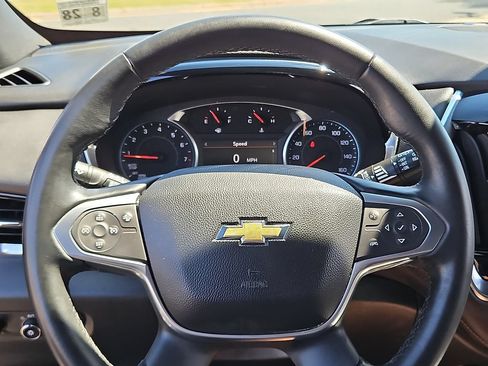 Certified 2023 Chevrolet Traverse LT FWD image 18