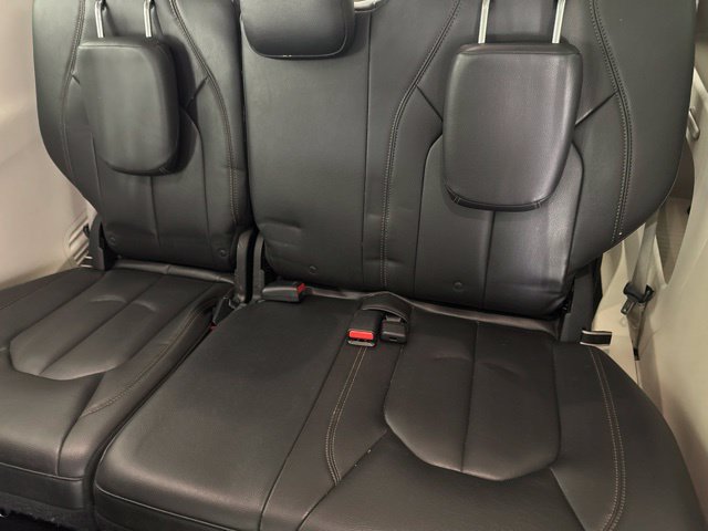 Used 2017 Chrysler Pacifica Touring-L FWD image 27