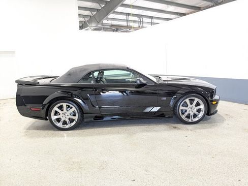 Used 2006 Ford Mustang GT Premium RWD image 2