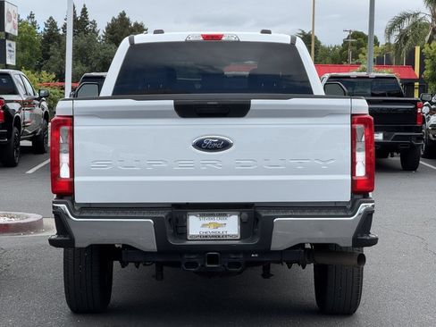 Used 2023 Ford F250 XLT AWD/4WD image 6