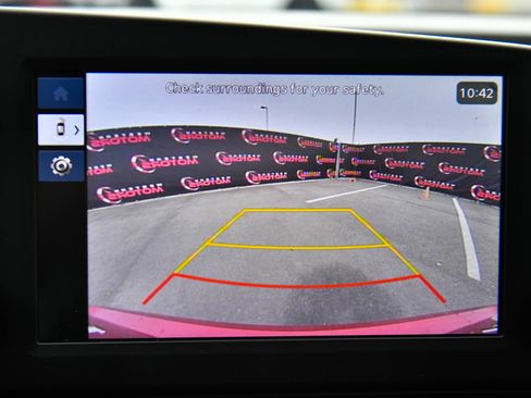 Used 2025 Hyundai Elantra Sport image 17