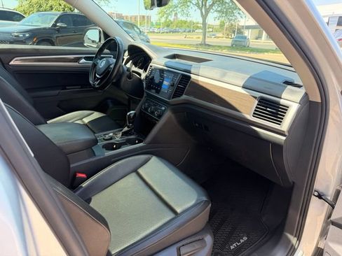 Used 2019 Volkswagen Atlas SE w/ Panoramic Sunroof Package AWD/4WD image 25