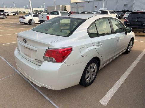 Used 2013 Subaru Impreza 2.0i image 4