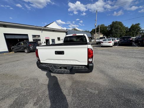 Used 2019 Toyota Tacoma SR image 16