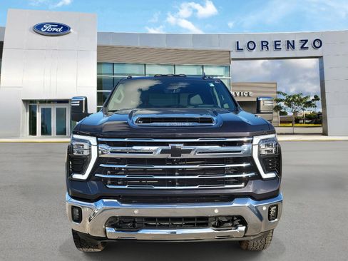 Used 2024 Chevrolet Silverado 2500 LTZ w/ LTZ Plus Package image 2