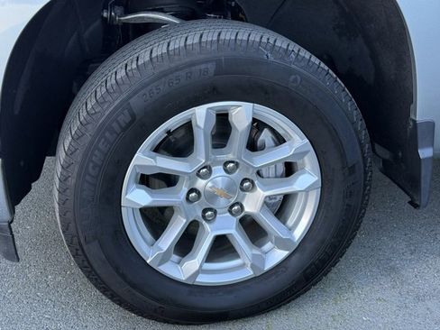 Used 2025 Chevrolet Silverado 1500 LT image 4