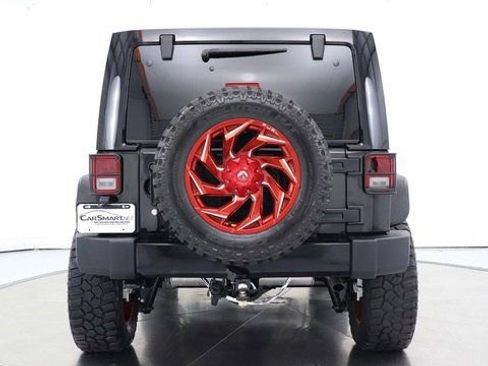 Used 2018 Jeep Wrangler Unlimited Sahara image 4