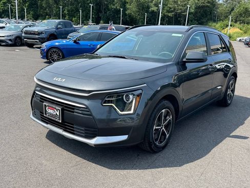 Used 2024 Kia Niro LX FWD image 7