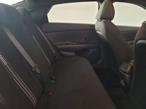 Used 2025 Hyundai Elantra Sport FWD image 19