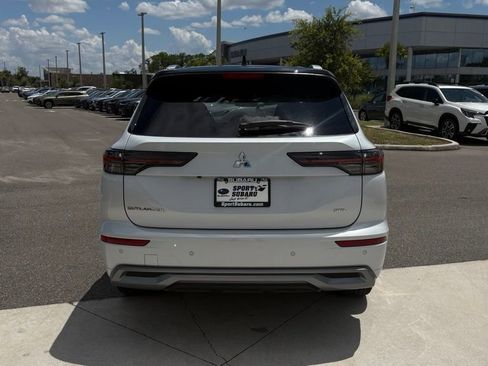 Used 2025 Mitsubishi Outlander SEL FWD image 6