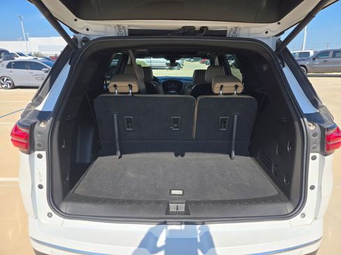 Used 2023 Chevrolet Traverse Premier AWD/4WD image 22