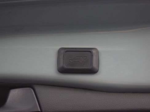 Used 2023 Toyota RAV4 Adventure w/ Convenience Package AWD/4WD image 12