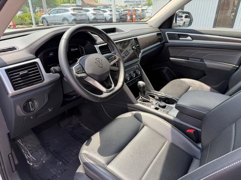 Used 2022 Volkswagen Atlas SE w/ Panoramic Sunroof Package AWD/4WD image 16