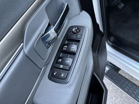 Used 2017 RAM 2500 Big Horn image 12