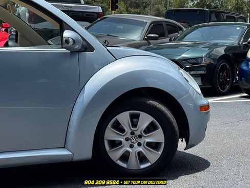 Used 2010 Volkswagen Beetle Convertible FWD image 10