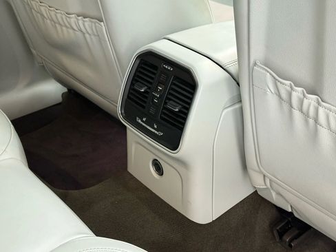 Used 2016 Porsche Macan S image 33