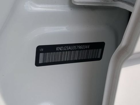 Used 2025 Kia Soul LX FWD image 34