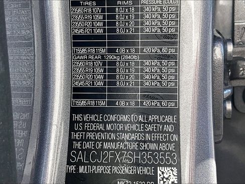 Used 2025 Land Rover Discovery Sport S image 35