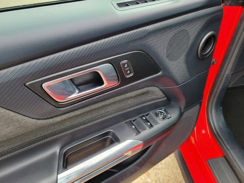 Used 2024 Ford Mustang Convertible image 13