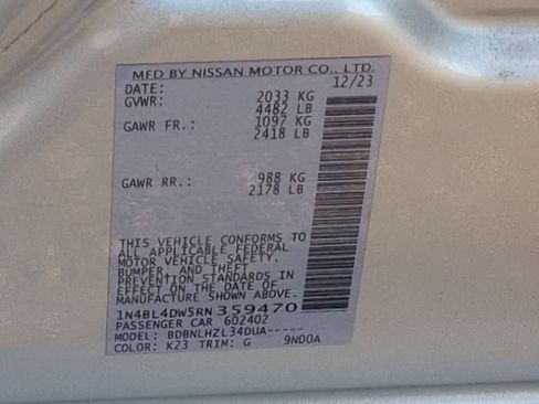 Used 2024 Nissan Altima 2.5 SV AWD/4WD image 34