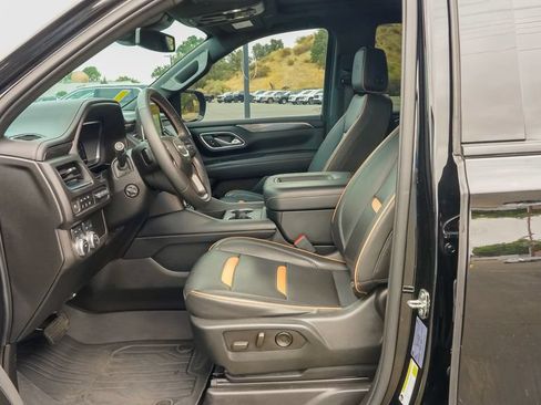Used 2023 GMC Yukon AT4 w/ AT4 Premium Package AWD/4WD image 15