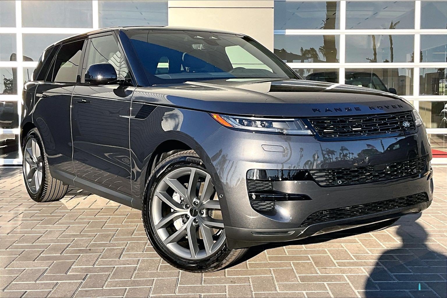 New 2027 Land Rover Range Rover Sport SE AWD/4WD image 2