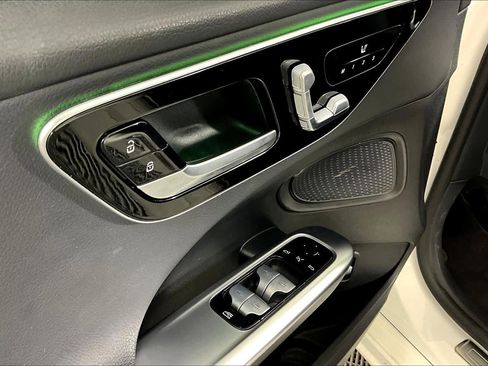 Used 2022 Mercedes-Benz C 300 Sedan image 35