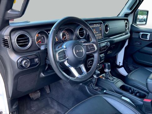 Used 2023 Jeep Wrangler Unlimited Sahara w/ LED Lighting Group AWD/4WD image 18