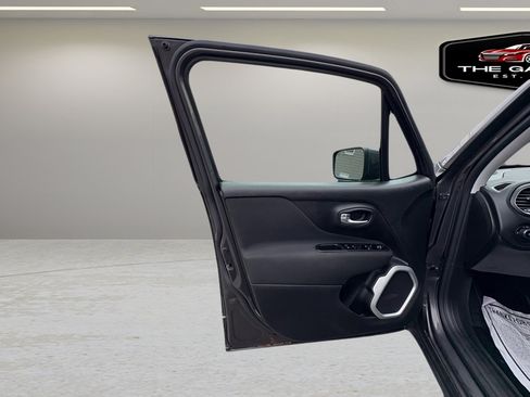 Used 2021 Jeep Renegade Latitude image 19